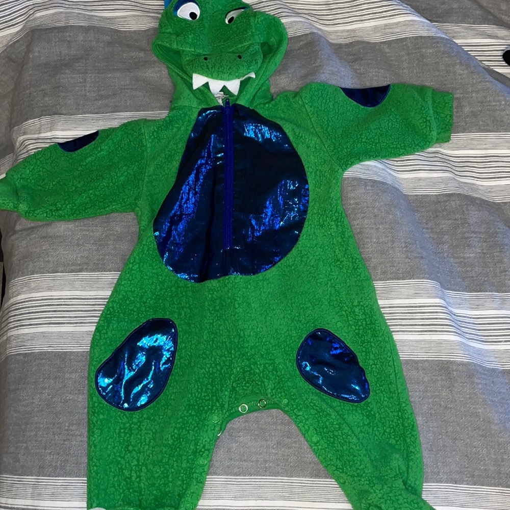 Halloween costume. Dinosaur. Green and blue. Size 3 months. Warm fleece